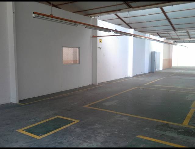 1,801M² FACTORY TO LET IN LANSDOWNE